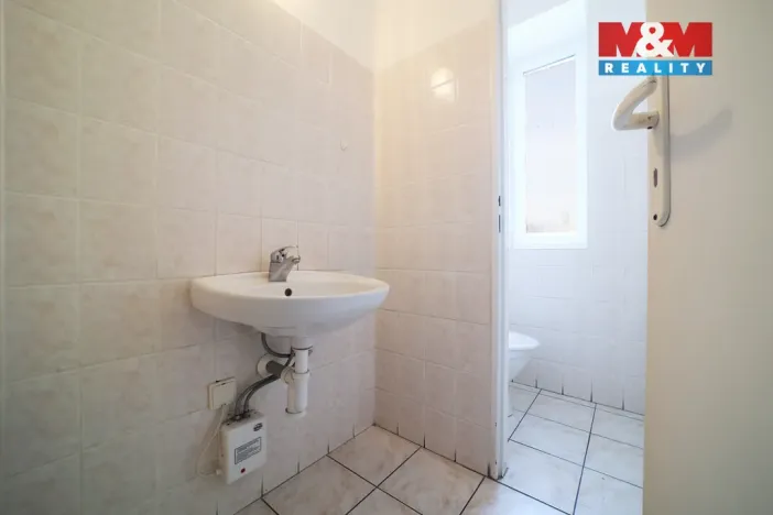 Pronájem obchodního prostoru, Klatovy - Klatovy II, Koldinova, 64 m2