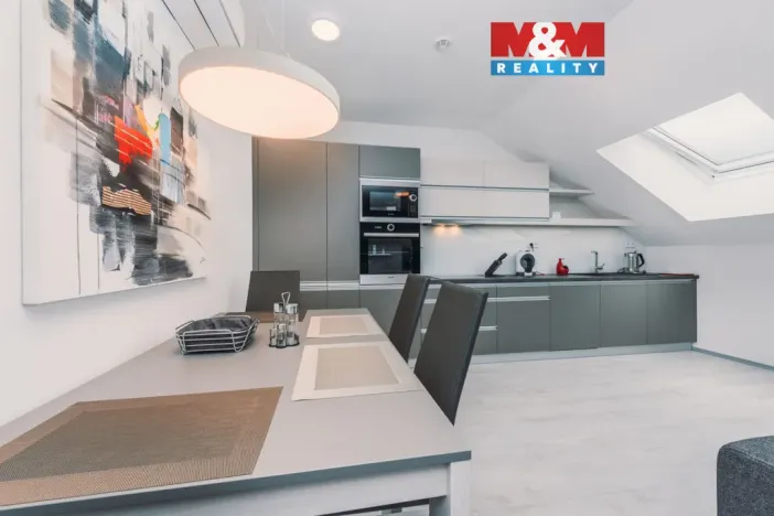 Pronájem bytu 2+kk, Pardubice - Zelené Předměstí, Na Hrádku, 68 m2