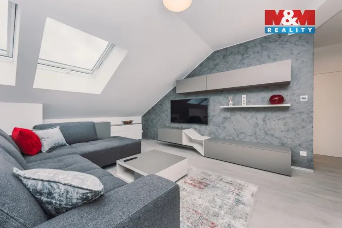 Pronájem bytu 2+kk, Pardubice - Zelené Předměstí, Na Hrádku, 68 m2