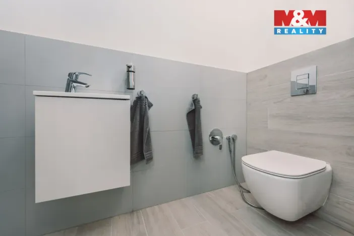 Pronájem bytu 2+kk, Pardubice - Zelené Předměstí, Na Hrádku, 68 m2