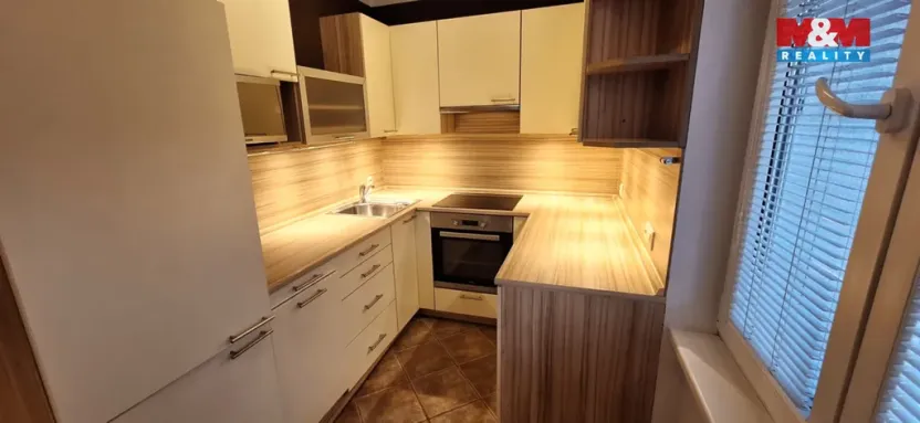 Prodej bytu 1+kk, Davle, Sídliště, 41 m2