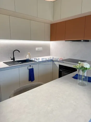 Prodej bytu 2+kk, Hluboká nad Vltavou, Masarykova, 54 m2