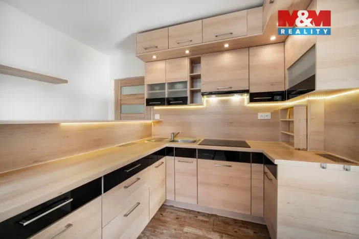 Prodej rodinného domu, Osík, 227 m2