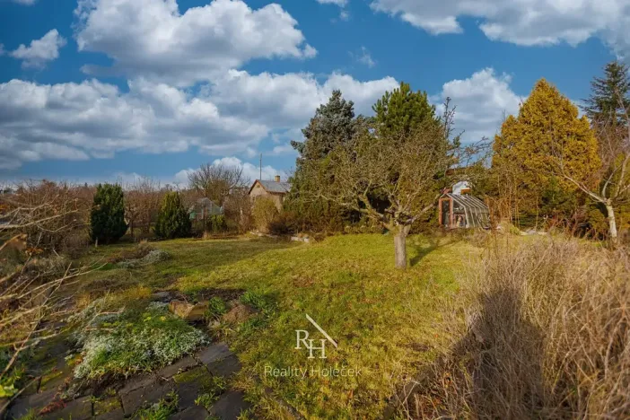 Prodej zahrady, Kladno, 303 m2