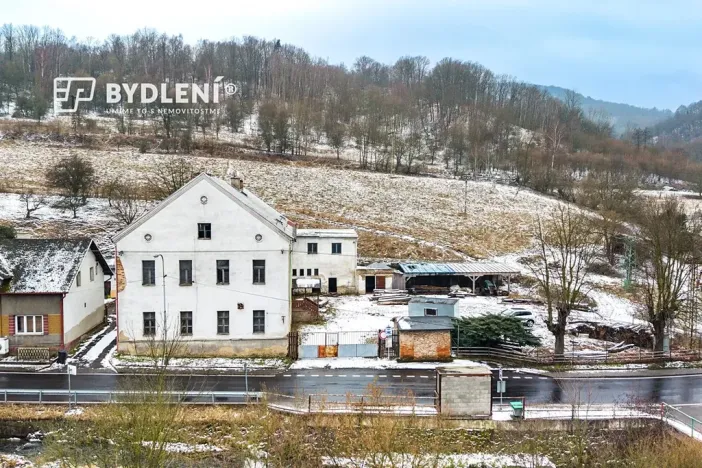 Prodej výrobních prostor, Malé Březno, 670 m2