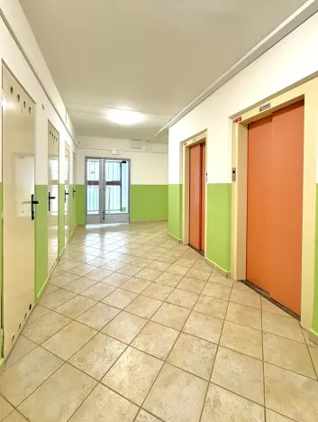 Pronájem bytu 2+kk, Otrokovice, SNP, 37 m2