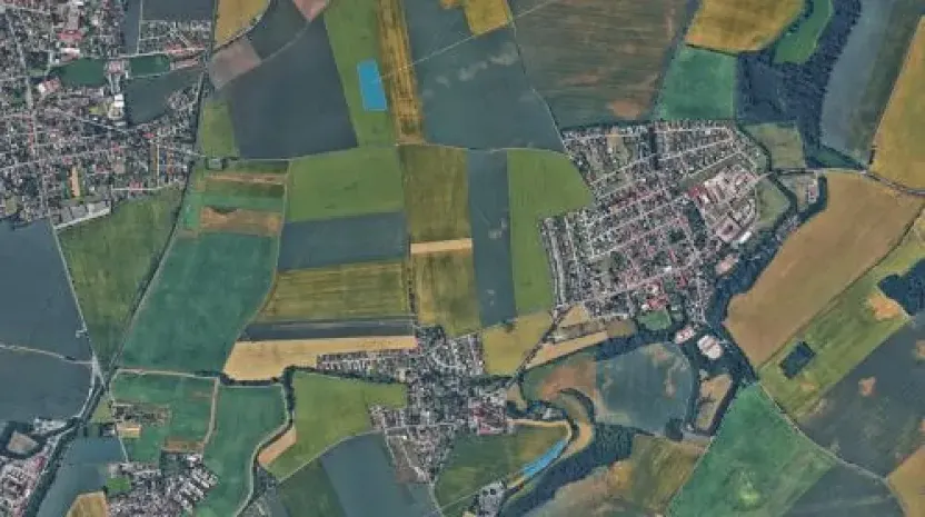 Prodej podílu pole, Veleň, 2619 m2