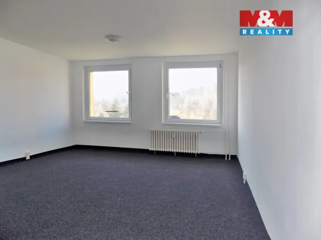 Prodej bytu 1+kk, Ústí nad Labem - Krásné Březno, V Oblouku, 31 m2