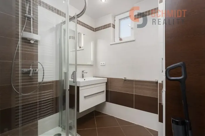 Prodej rodinného domu, Hustopeče, U Větrolamu, 300 m2