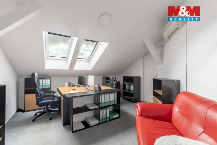 Prodej obchodního prostoru, Ostrava - Kunčičky, Škrobálkova, 700 m2