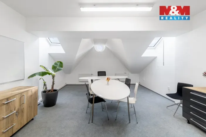 Prodej obchodního prostoru, Ostrava - Kunčičky, Škrobálkova, 700 m2