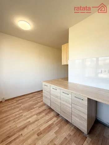 Pronájem bytu 2+1, Klášterec nad Ohří, Jana Ámose Komenského, 60 m2