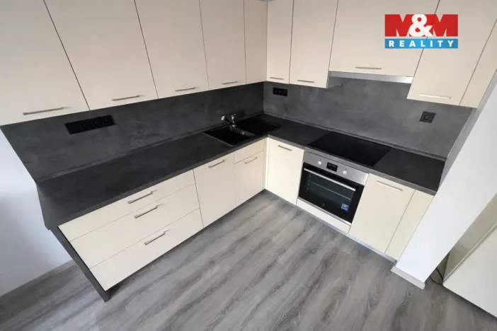 Pronájem bytu 2+kk, Praha - Hloubětín, Lehovecká, 57 m2