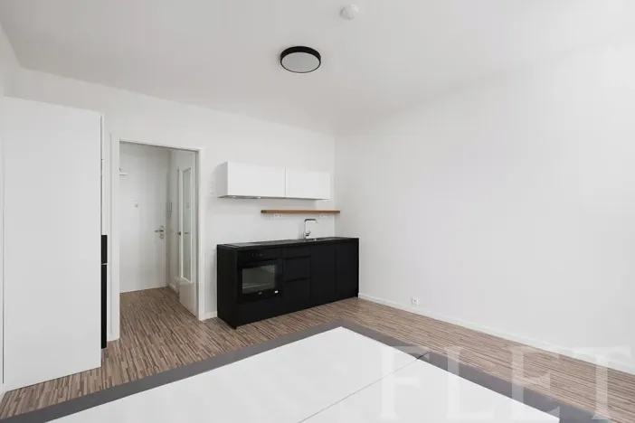 Pronájem bytu 1+kk, Praha - Libeň, Novovysočanská, 25 m2