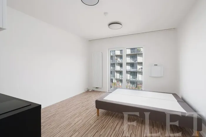 Pronájem bytu 1+kk, Praha - Libeň, Novovysočanská, 25 m2