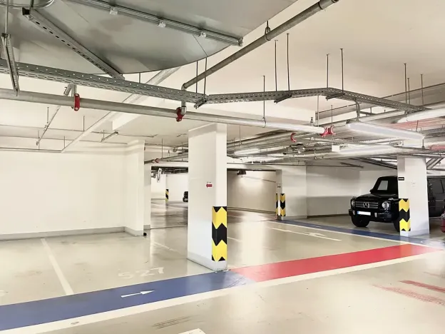 Pronájem garážového stání, Praha, 13 m2