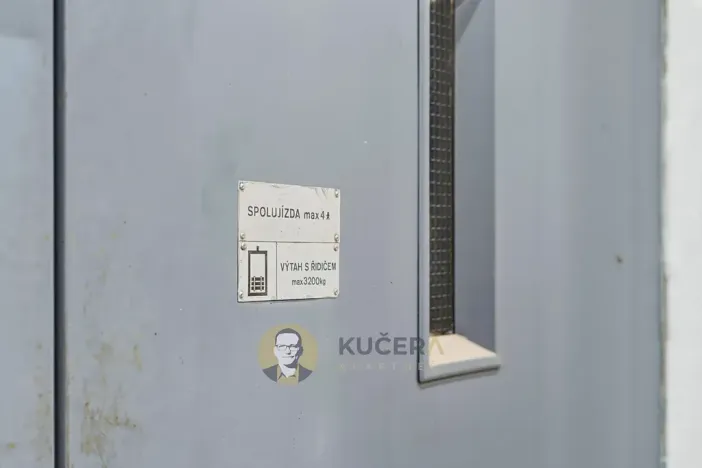 Prodej skladu, Kostelec nad Labem, Neratovická, 3457 m2