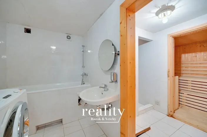 Prodej rodinného domu, Hodonice, 480 m2