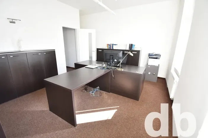 Pronájem kanceláře, Karlovy Vary, Bělehradská, 112 m2