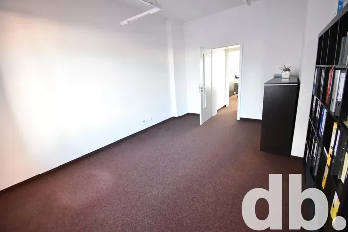 Pronájem kanceláře, Karlovy Vary, Bělehradská, 112 m2