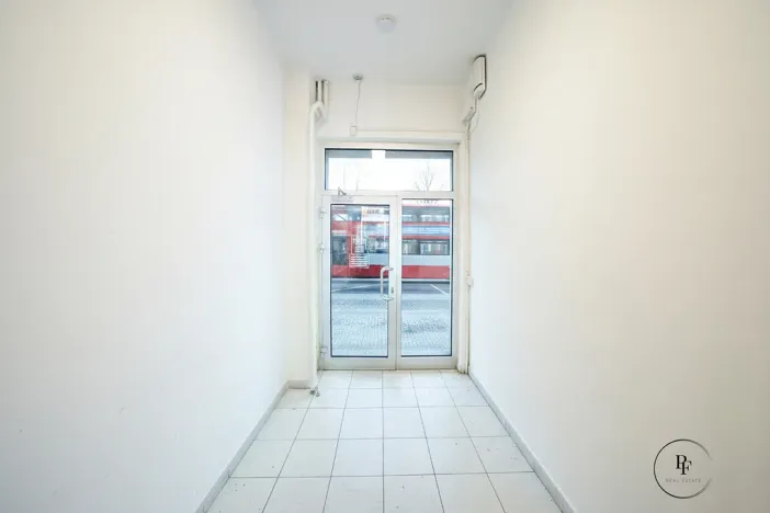 Pronájem obchodního prostoru, Praha - Holešovice, Ortenovo náměstí, 15 m2