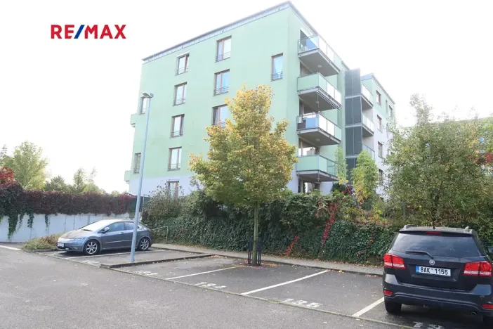 Pronájem bytu 1+kk, Praha - Hloubětín, Nepelova, 30 m2