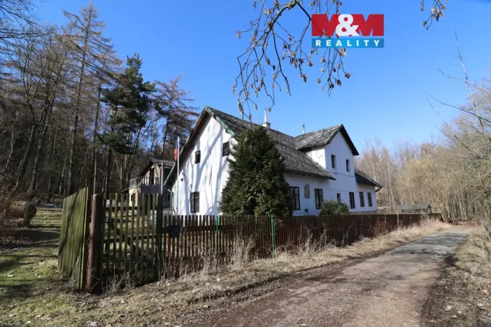 Prodej rodinného domu, Žalany - Černčice, 240 m2