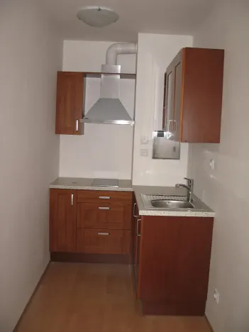 Pronájem bytu 1+kk, Praha - Holešovice, Poupětova, 35 m2