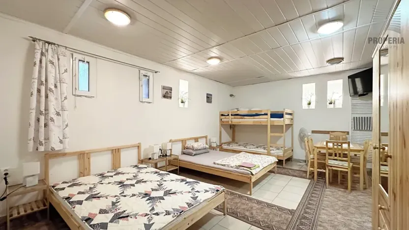Prodej apartmánu, Strachotín, Sklepní, 285 m2