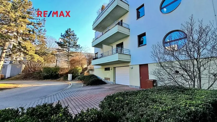 Pronájem bytu 1+kk, Praha - Podolí, Na hřebenech I, 34 m2