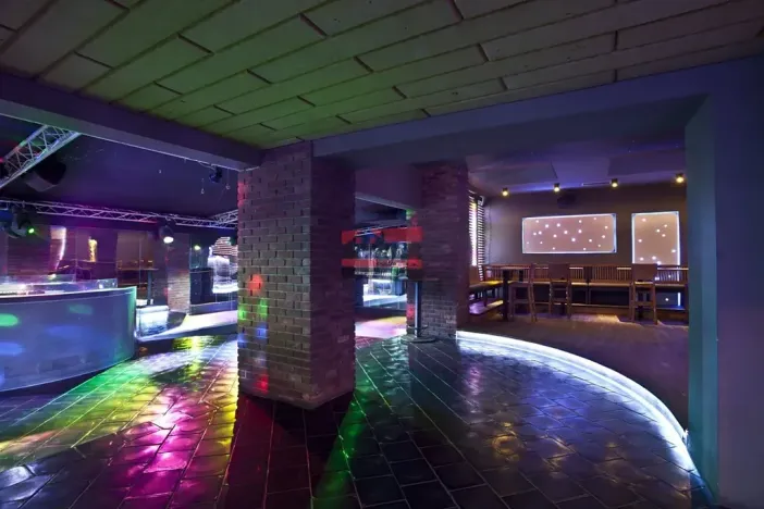 Prodej komerční nemovitosti, Veselí nad Lužnicí, náměstí T. G. Masaryka, 1037 m2