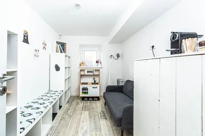 Pronájem komerční nemovitosti, Praha - Štěrboholy, Ústřední, 280 m2