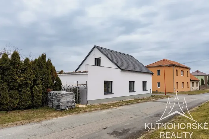 Prodej rodinného domu, Červené Pečky, Husova, 177 m2