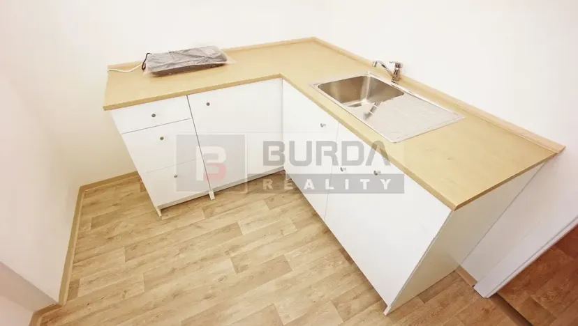 Pronájem bytu 1+1, Neratovice, 27 m2