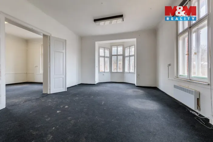 Prodej komerční nemovitosti, Kraslice, B. Smetany, 710 m2