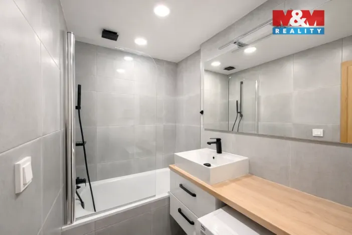 Pronájem bytu 5+kk, Praha - Libeň, Kovanecká, 85 m2