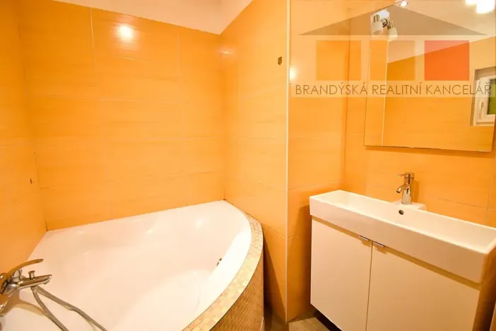 Pronájem bytu 2+kk, Praha - Vysočany, Na břehu, 53 m2