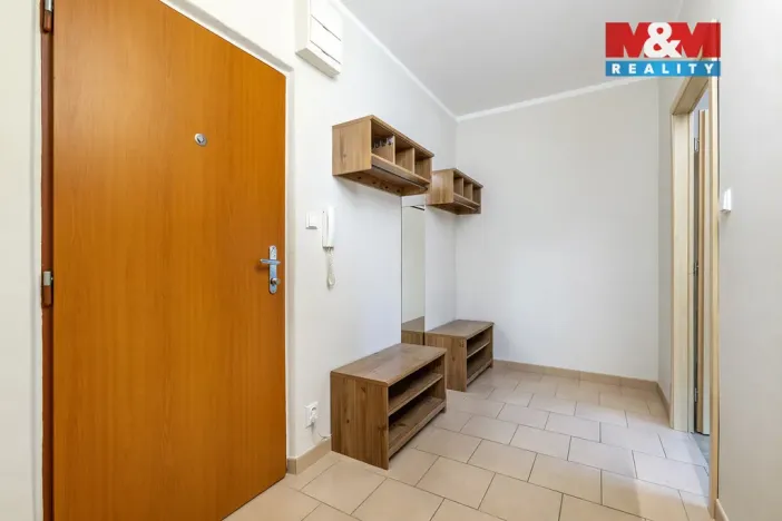 Prodej bytu 2+1, Pardubice - Studánka, Luďka Matury, 74 m2