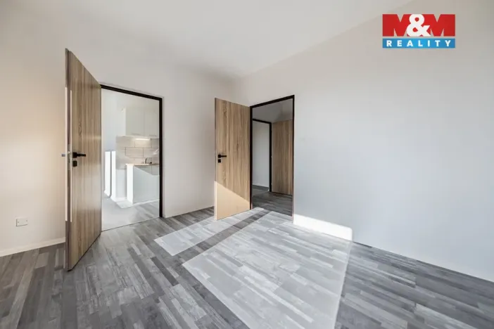 Prodej bytu 4+1, Volary, Sídl. Míru, 80 m2