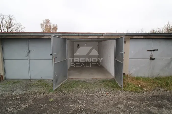 Pronájem garáže, Plzeň, Na Cihlářce, 15 m2