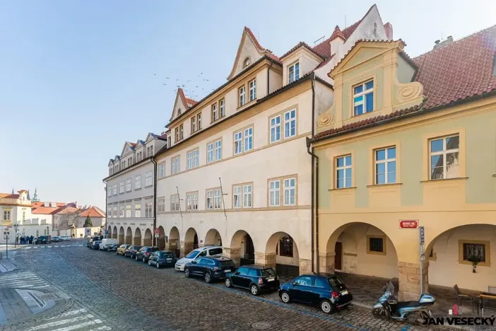 Pronájem kanceláře, Praha - Hradčany, Loretánské náměstí, 36 m2