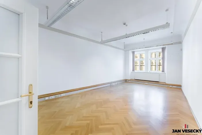 Pronájem kanceláře, Praha - Hradčany, Loretánské náměstí, 36 m2