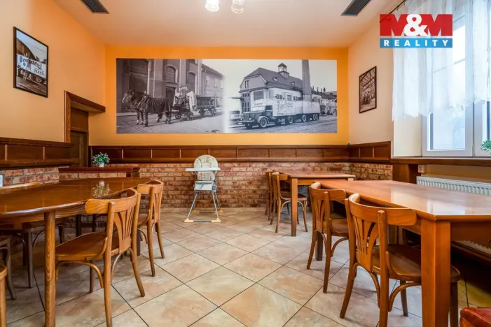 Pronájem restaurace, Praha, Rožnovská, 328 m2