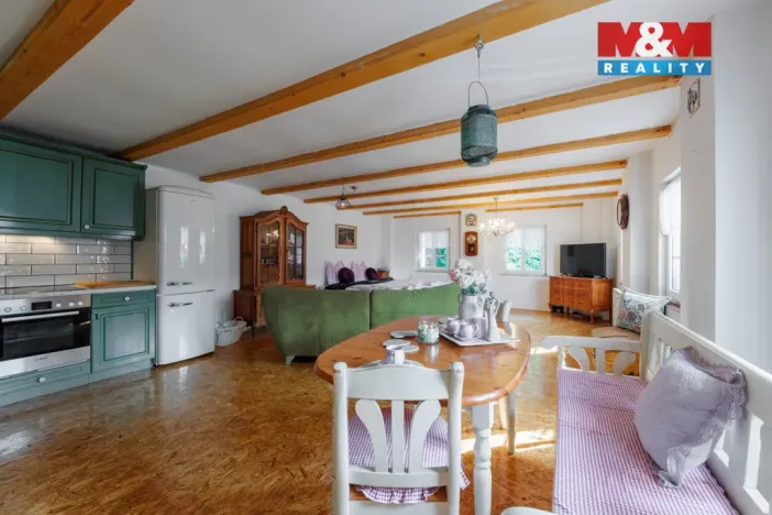 Prodej rodinného domu, Libá, 228 m2