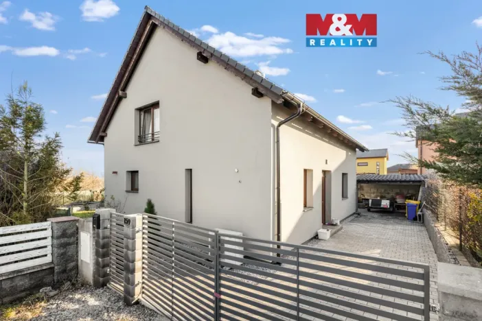 Pronájem rodinného domu, Bavoryně - U Vodojemu, 210 m2