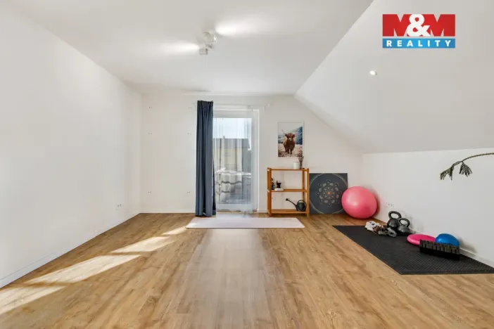 Pronájem rodinného domu, Bavoryně - U Vodojemu, 210 m2