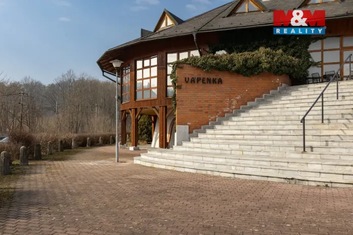 Prodej restaurace, Černotín, 2100 m2