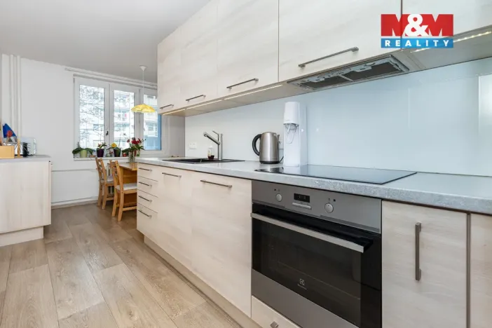 Prodej bytu 3+1, Pardubice - Bílé Předměstí, Na Drážce, 70 m2