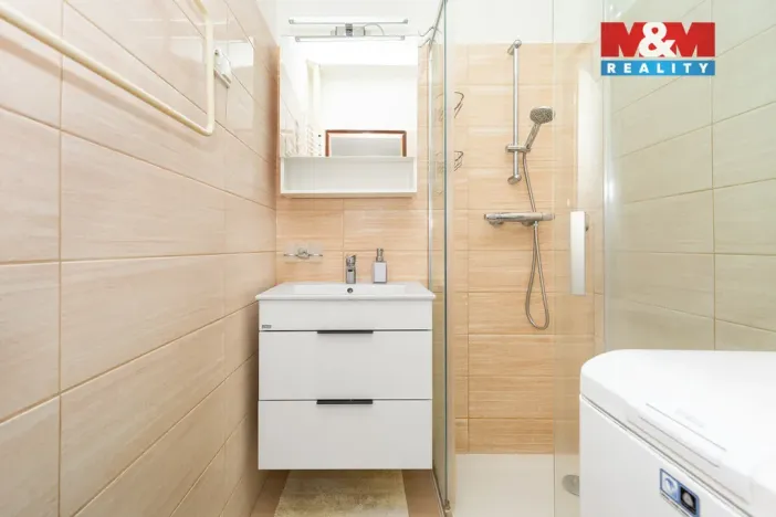 Prodej bytu 3+1, Pardubice - Bílé Předměstí, Na Drážce, 70 m2