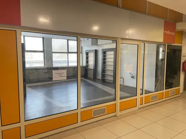 Pronájem obchodního prostoru, Zlín, náměstí Práce, 45 m2
